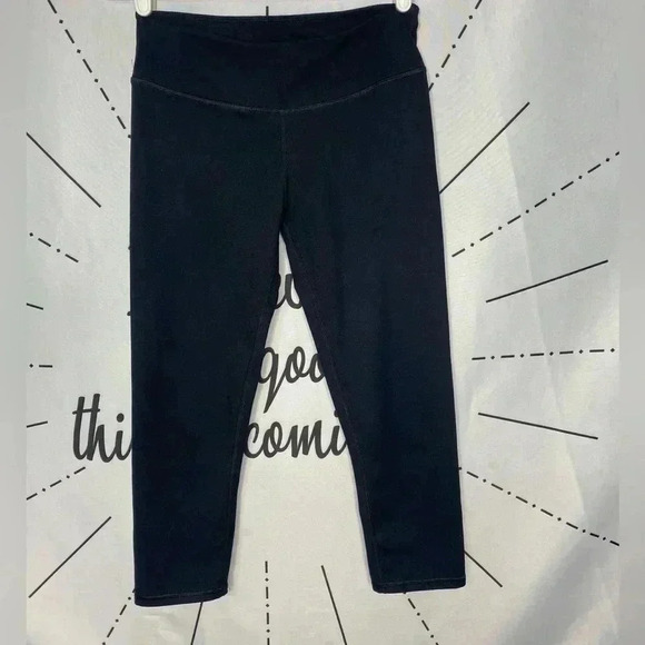 Fabletics Black Cropped Leggings - Picture 2 of 6